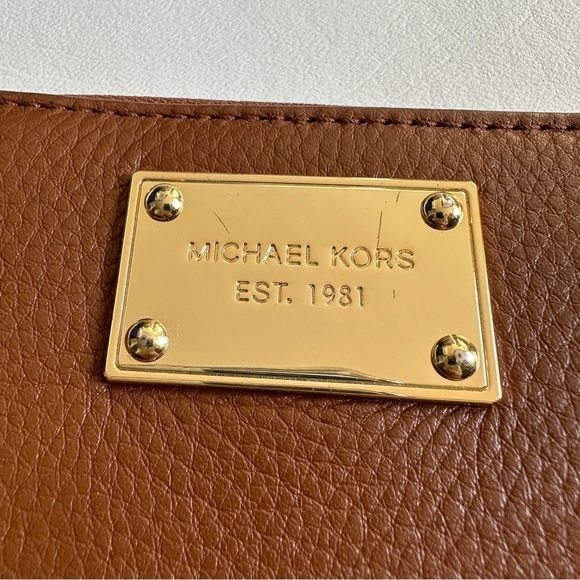 Michale Kors Tan Leather Jet Set Zip Around Continental Wallet - Picture 2 of 8